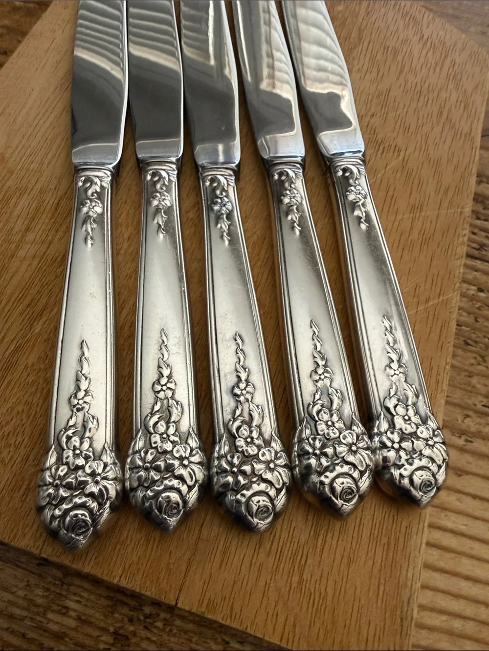 VTG | National Silver Co Rose & Leaf Dinner Knives Set of 5